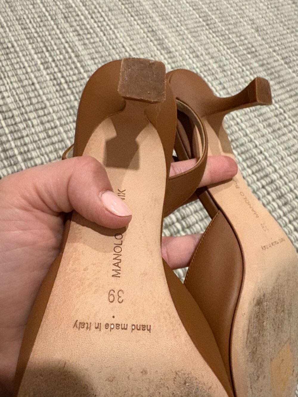 Manolo Blahnik Pointy Toe Slingback Kitten Heel - Picture 3 of 7